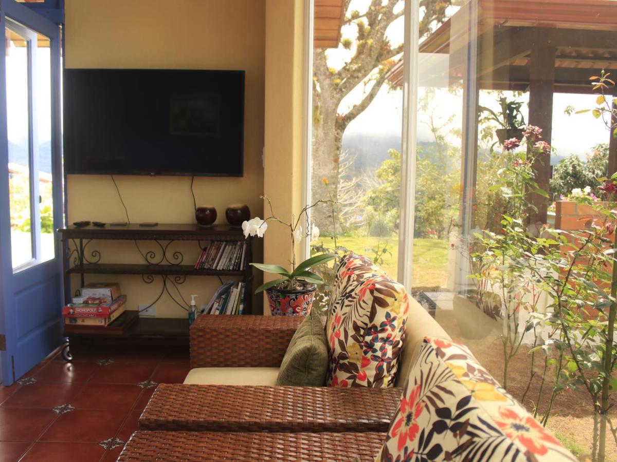 Casa Bartzis Guest House Orosi Bagian luar foto